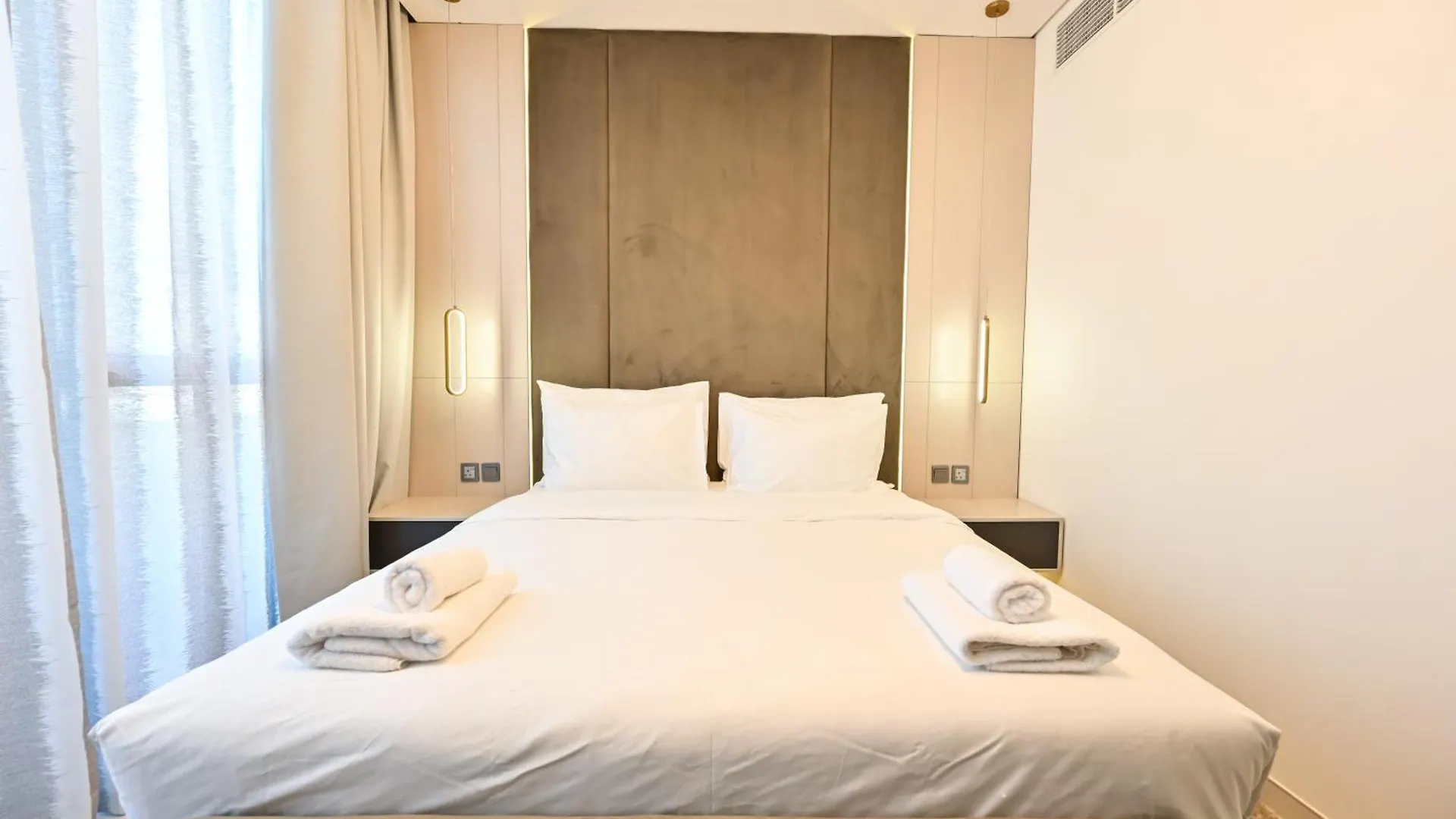 Relax In Style 2Br Huge Terrace Lagoon Access Dubái Apartamento