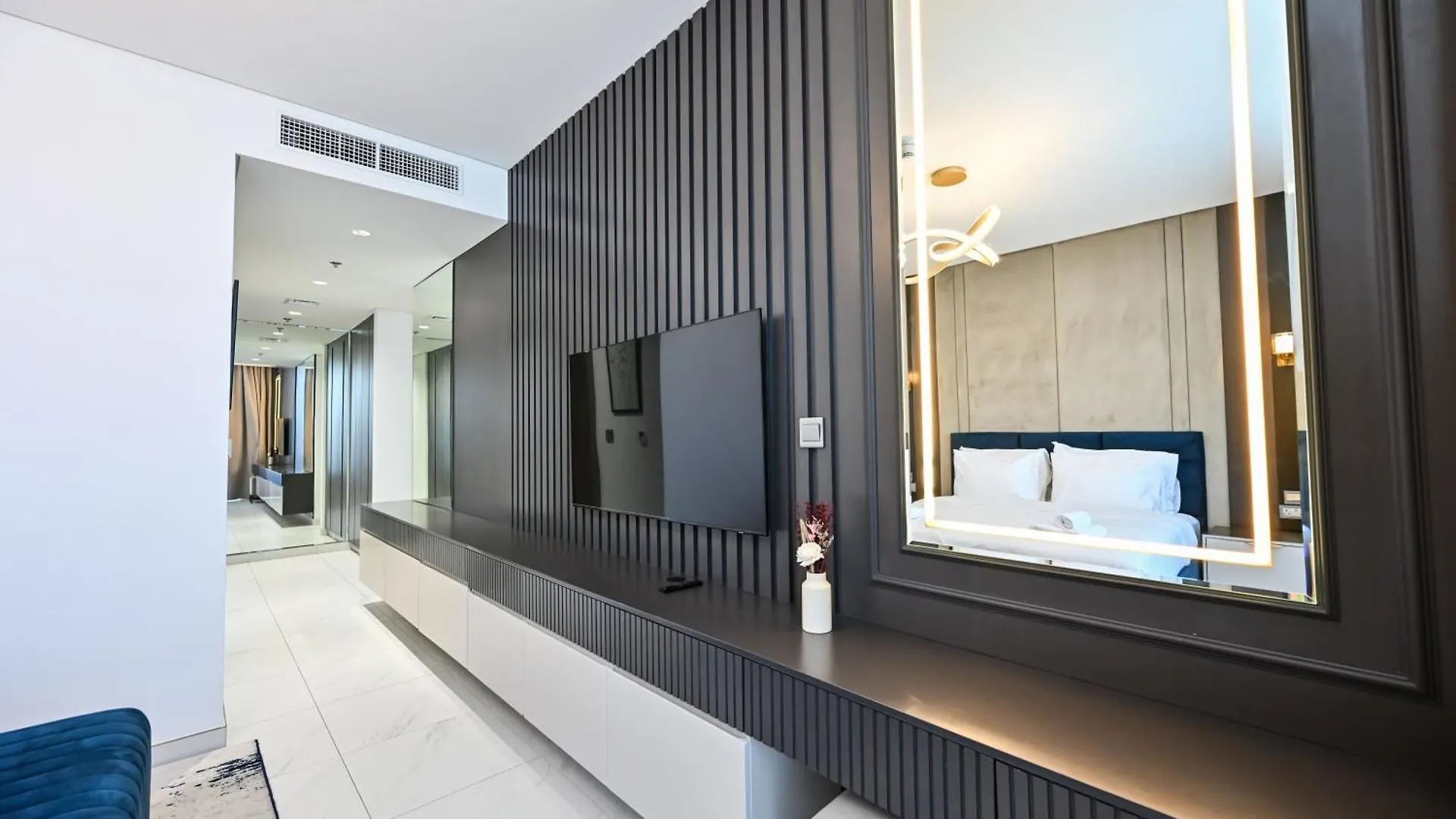 Relax In Style 2Br Huge Terrace Lagoon Access Dubai United Arab Emirates