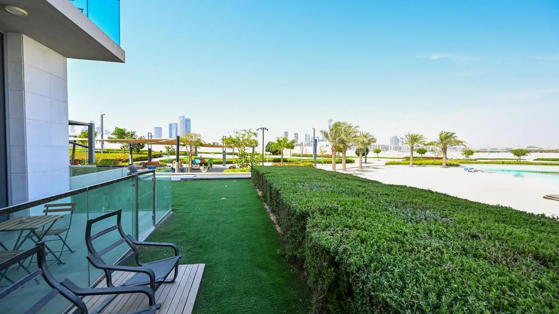 Relax In Style 2Br Huge Terrace Lagoon Access Dubai