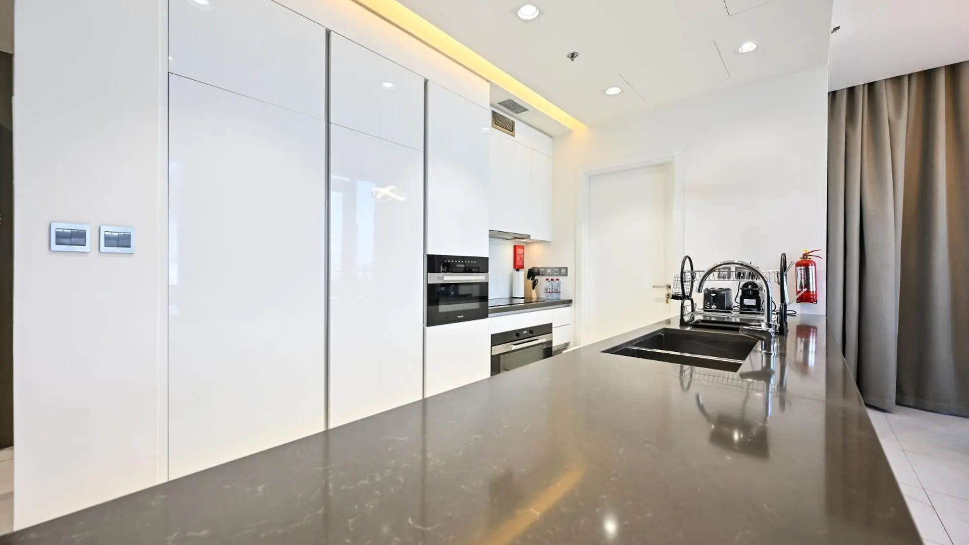 Relax In Style 2Br Huge Terrace Lagoon Access Dubai Apartment