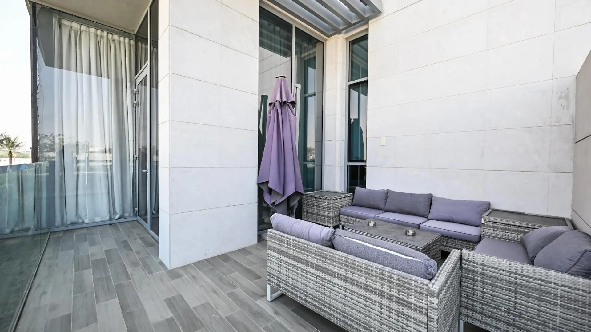 Relax In Style 2Br Huge Terrace Lagoon Access Dubai